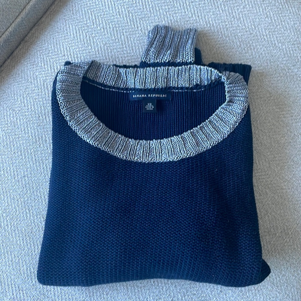 Banana Republic sweater navy with silver metallic trim, XS